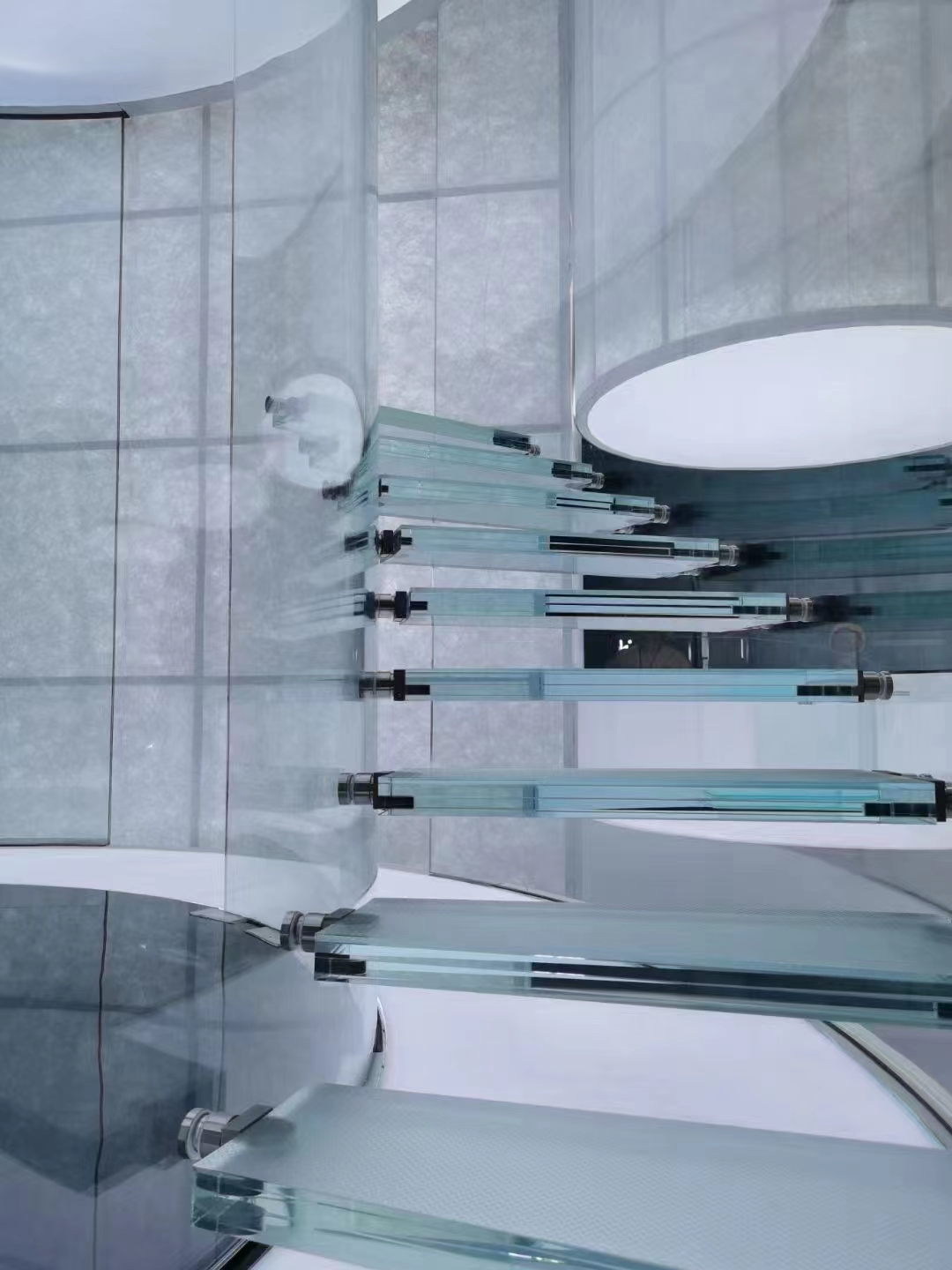 Glass Staircase Low Iron Bent-tempered Laminated Glass